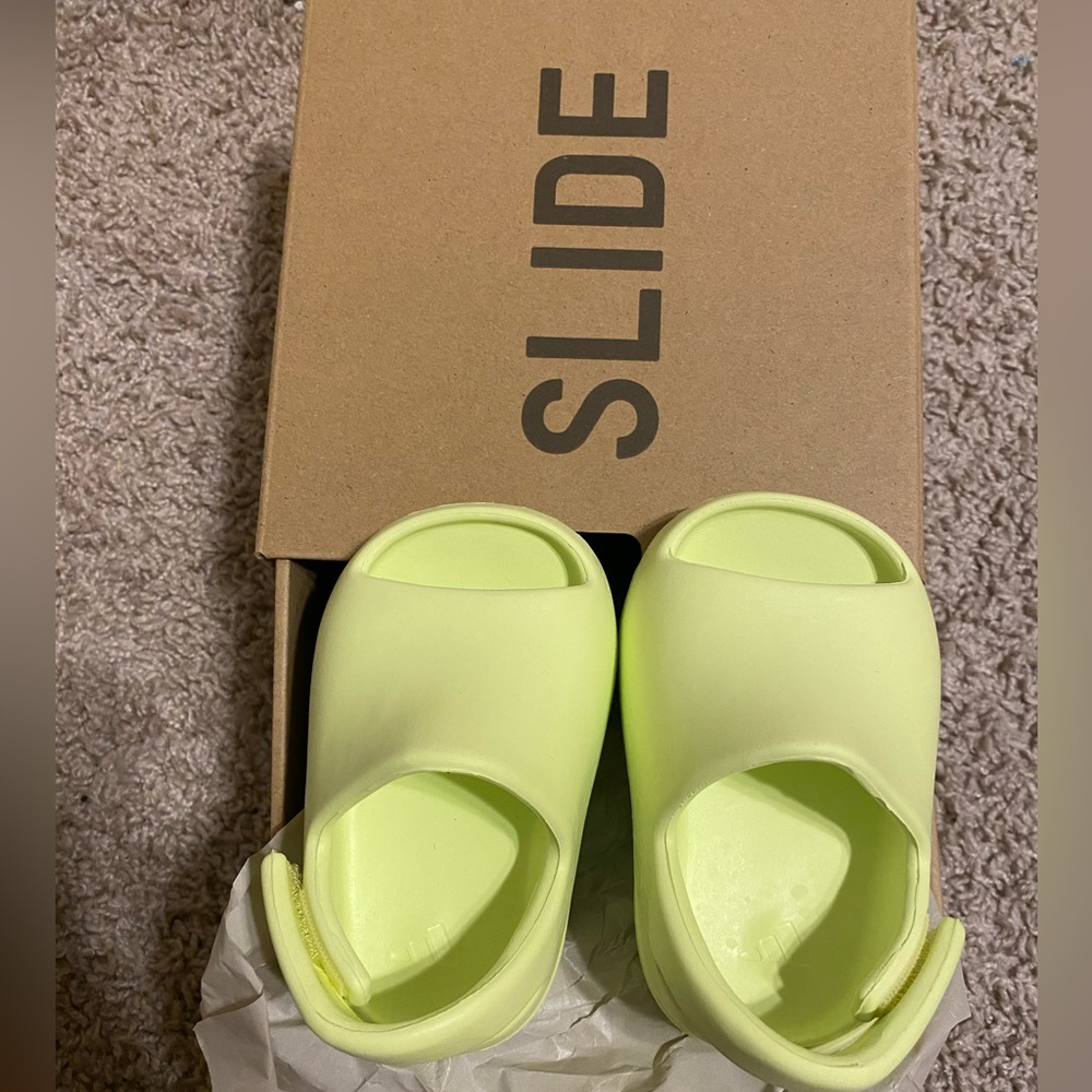 Adidas Yeezy Slides Glow Green Infant Size 5K